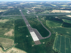 Leeds East Airport - EGCM thumbnail 17