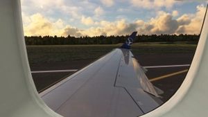 LOT Polish Airlines w/Cabin FSS E170 thumbnail 6