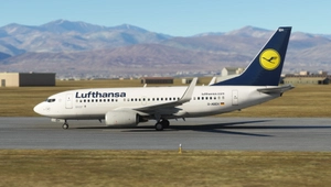 Lufthansa (D-ABEH) PMDG 737-700 - 8K thumbnail 8