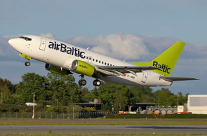PMDG 737-600 AirBaltic YL-BBE [based on 737-500 YL-BBE] thumbnail 3