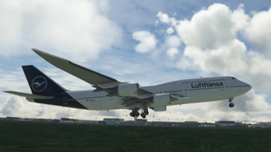 Salty Boeing 747-8 Lufthansa D-ABYA thumbnail 8