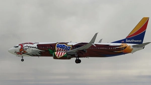 Southwest Airlines "Illinois One" w/Cabin PMDG 737-8H4 thumbnail 2