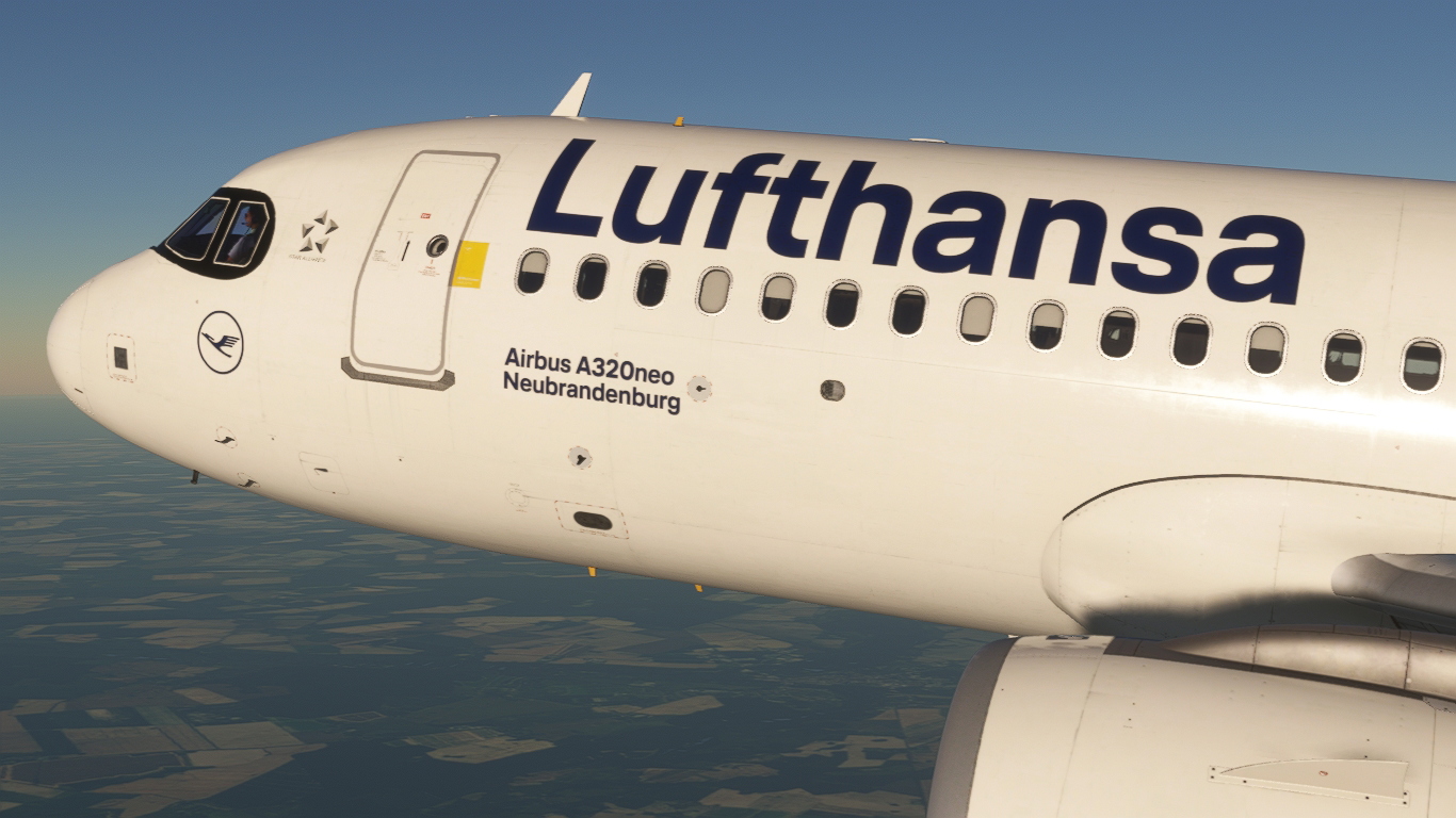 Lufthansa D-AINZ - Image 1