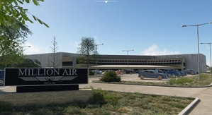 Addison Airport (KADS) thumbnail 3