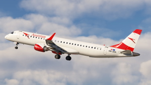 Austrian Airlines | OE-LWA | FSS E195 | w/ Cabin Textures thumbnail 4