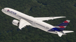 Boeing 787-9 LATAM Airlines CC-BGF thumbnail 3