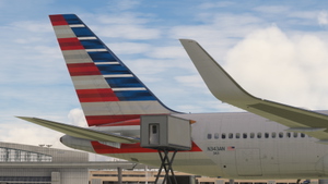 [DISCONTINUED] - CaptainSim Boeing 767-300ER American Airlines OneWorld N343AN thumbnail 3
