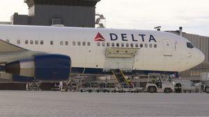 [DISCONTINUED] - CaptainSim Boeing 767-300ER Delta Airlines N175DN thumbnail 2