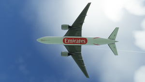 [DISCONTINUED] - CS Boeing 777-200GE Emirates New Livery A6-EWA thumbnail 16