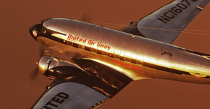 Douglas DC-3 - United Air Lines Mainliner thumbnail 5