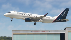 Republic Airways | E-175 | 3-pack thumbnail 4