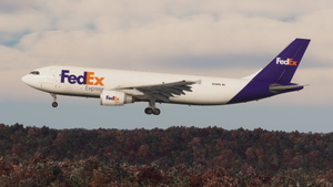 FedEx (N722FD & N664FE) 8K & 4K - IniBuilds A300 Freighter thumbnail 8