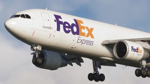 FedEx (N722FD & N664FE) 8K & 4K - IniBuilds A300 Freighter thumbnail 5