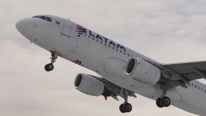 Fenix A320 LATAM Colombia CC-BFE (Block 2) thumbnail 2
