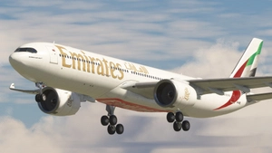 [PACK] Headwind A330-900neo Emirates 2023 with & without mask 8K thumbnail 1