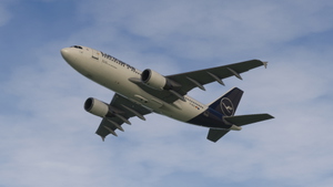 iniBuilds Airbus A310-300 Lufthansa 2018 thumbnail 8