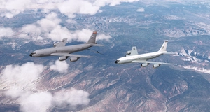 KC-135R Stratotanker thumbnail 7
