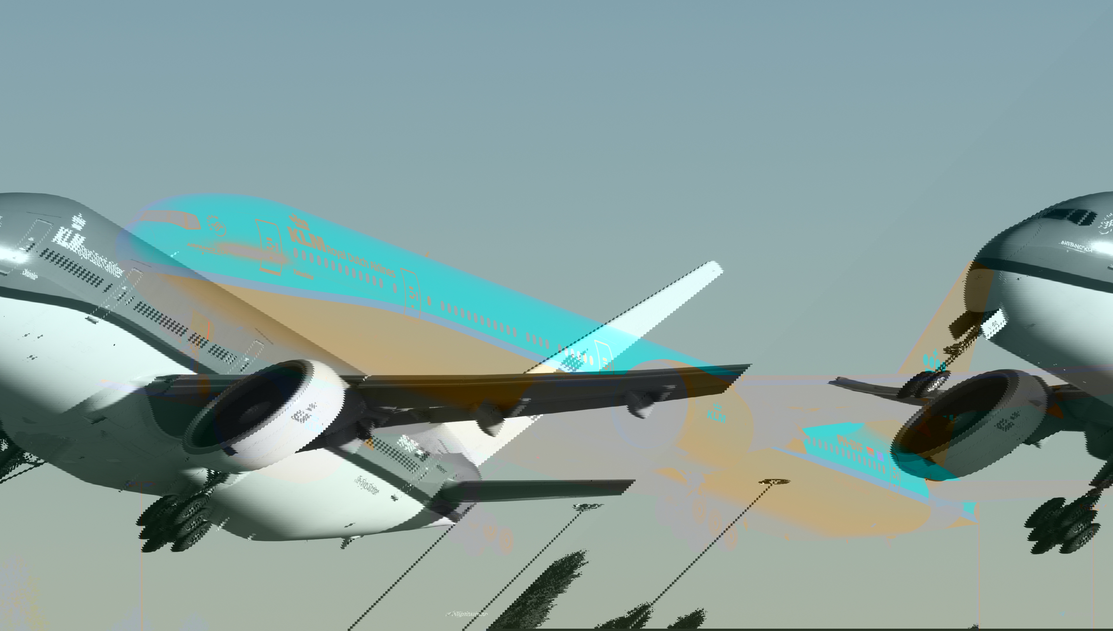 航空機・ヘリコプター No44 KLM  Dutch Airlines BOEING 777 sddefault.jpg