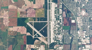 KSLN -Salina Regional Airport thumbnail 3
