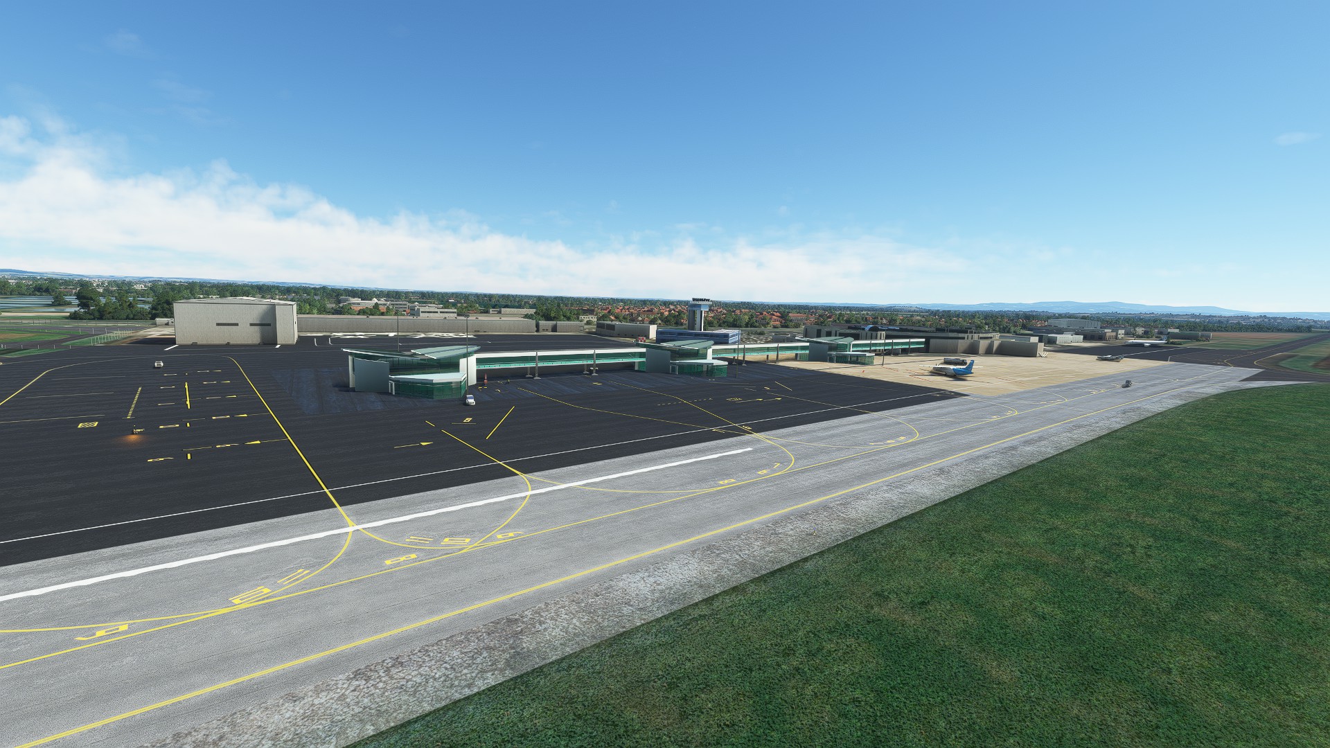 LFLC (Clermont Limagne) airport - Image 1