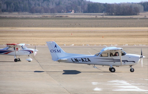 LN-AZA OSM Aviation Academy