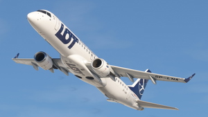 LOT Polish Airlines [SP-LNA] w/Cabin FSS E195 thumbnail 3