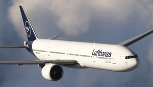 Lufthansa D-ABTA Fictional PMDG Boeing 777-300ER - 8K thumbnail 3