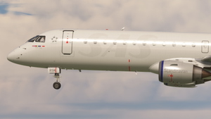Scandinavian Airlines SAS (SE-RSM) - FSS E195 thumbnail 2