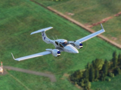Skywings OO-SKW COWS DA42 