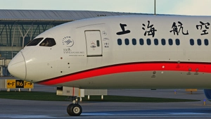 [SPECIAL] Horizon Sim B789 Shanghai Airlines 上海航空 "100th Aircraft" B-1111 8K thumbnail 4