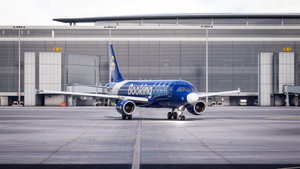 Spring Airlines Special Paint B-6902  V2  SL thumbnail 4
