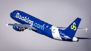 Spring Airlines Special Paint B-6902  V2  SL thumbnail 7