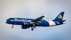 Spring Airlines Special Paint B-6902  V2  SL thumbnail 8