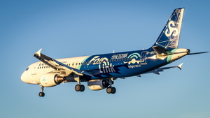 Spring Airlines Special Paint B-1807  V2 SL thumbnail 7