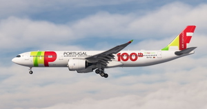 TAP Air Portugal - CS-TUI (100th) HeadWind A330-900neo thumbnail 7