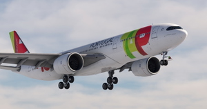 TAP Air Portugal - CS-TUI (100th) HeadWind A330-900neo thumbnail 3