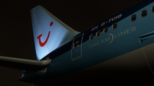 TUI Airways (G-TUIB) - Kuro Boeing 787-8 thumbnail 7