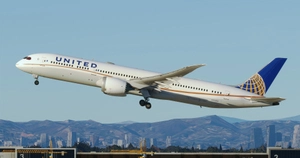 Bravoairspace | United Airlines | N15969 thumbnail 4
