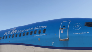 Boeing 737-800 KLM (PH-BCL) thumbnail 5