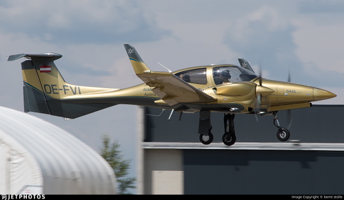 COWS DA 42 TWIN STAR  "AVIATION ACADEMY AUSTRIA"