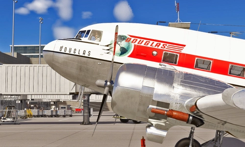 Douglas DC-3 - Factory Livery