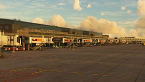 EDDH - Hamburg Airport Intl thumbnail 3