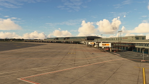 EDDH - Hamburg Airport Intl thumbnail 4