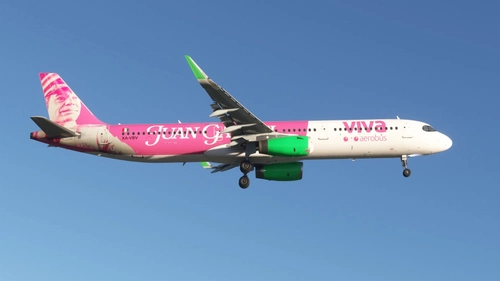 Fenix A321-231SL V2 VivaAerobus (XA-VBV - Juan Gabriel) (12K)
