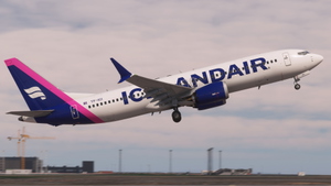 Icelandair (Pack) w/Cabin - iFly 737 MAX 8 thumbnail 4