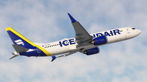 Icelandair [Pack] w/Cabin | iFly 737 MAX 8 thumbnail 3