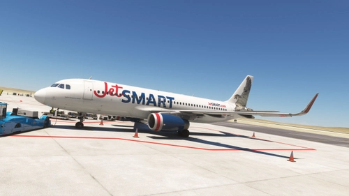 JetSMART CC-AWA Halcon peregrino austral