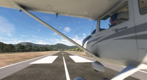 La Mole–Saint-Tropez Airport thumbnail 5