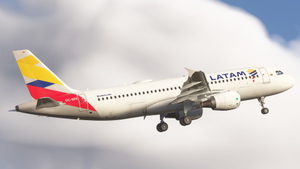 LATAM Airlines Chile | Pack w/ Cabin | Fenixsim Airbus A320 v2 thumbnail 4
