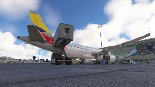 LatinVFR Airbus A320-200 LATAM Airlines CC-BFE  (Bandera de Colombia)